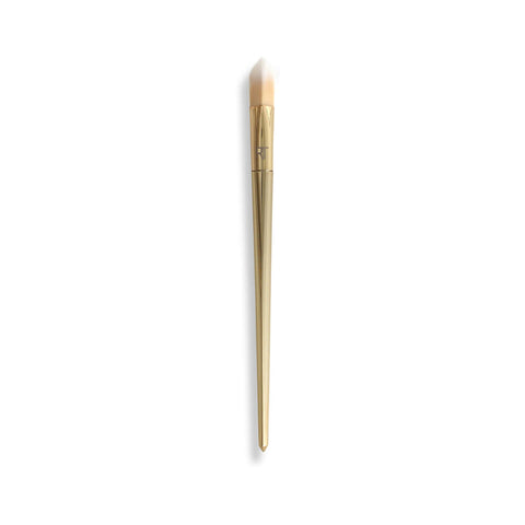 Real Techniques Triangle Concealer Brush