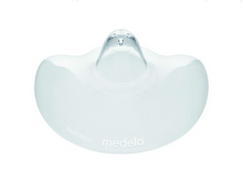 Load image into Gallery viewer, Medela Contact Nipple Shields Medium 20mm - Pack size: 2 units per box, hard case included